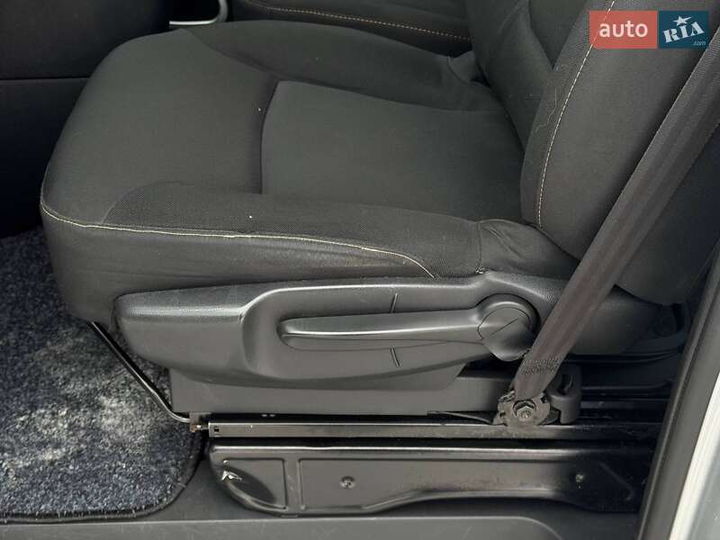 Грузопассажирский фургон Renault Trafic 2018 в Ровно фото 9 Грузопассажирский фургон Renault Trafic 2018 в Ровно