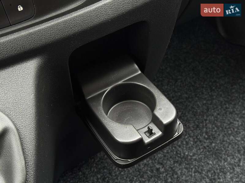 Грузопассажирский фургон Renault Trafic 2018 в Ровно фото 18 Грузопассажирский фургон Renault Trafic 2018 в Ровно