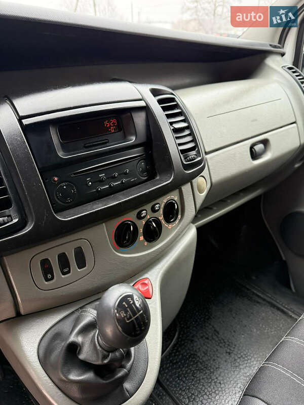 Минивэн Renault Trafic 2004 в Кременце