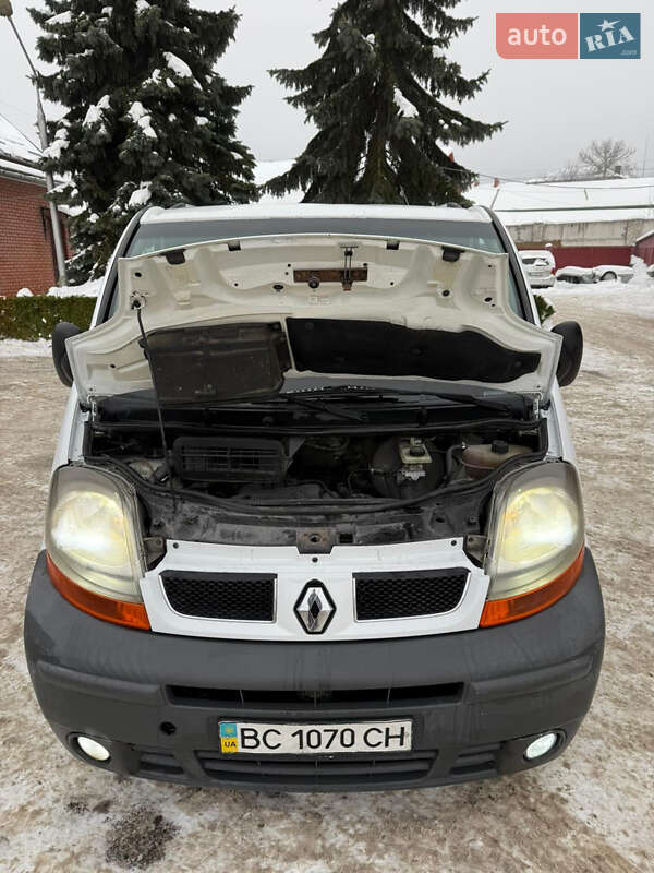 Минивэн Renault Trafic 2004 в Кременце