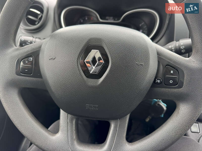 Грузопассажирский фургон Renault Trafic 2020 в Дубно