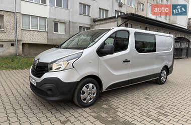 Грузопассажирский фургон Renault Trafic 2017 в Дубно