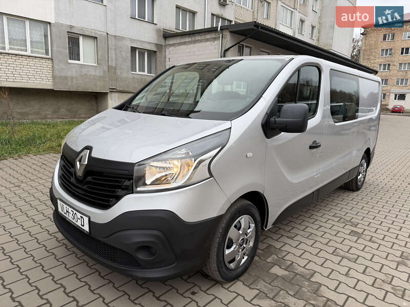 Грузопассажирский фургон Renault Trafic 2017 в Дубно