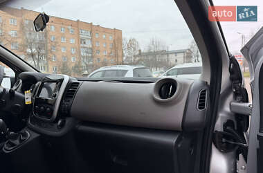 Грузопассажирский фургон Renault Trafic 2017 в Дубно