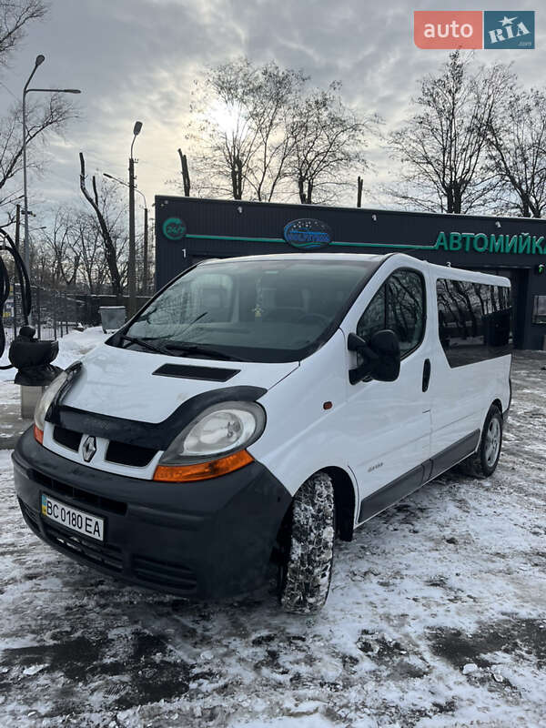 Минивэн Renault Trafic 2005 в Кривом Роге фото Минивэн Renault Trafic 2005 в Кривом Роге