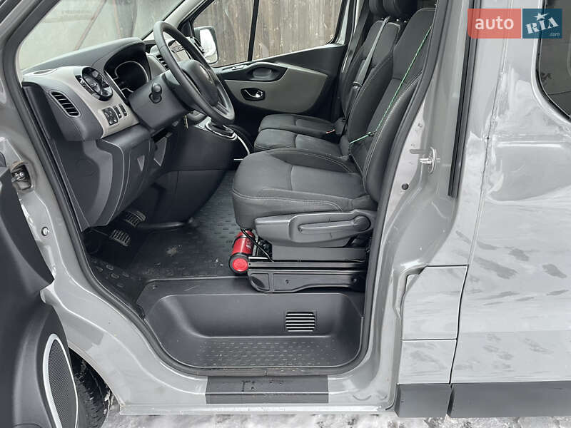 Вантажопасажирський фургон Renault Trafic 2018 в Києві