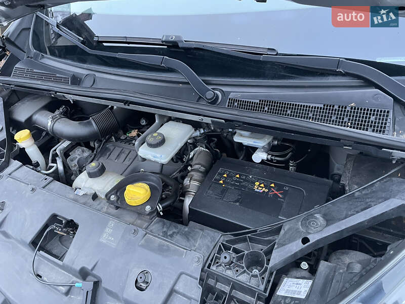 Вантажопасажирський фургон Renault Trafic 2018 в Києві