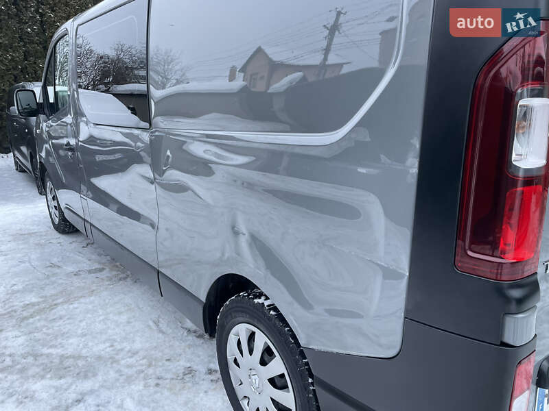 Вантажопасажирський фургон Renault Trafic 2018 в Києві