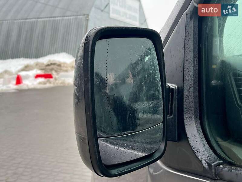 Мінівен Renault Trafic 2015 в Львові