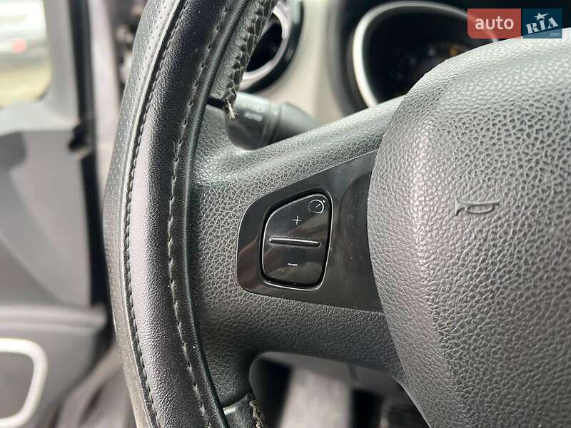 Мінівен Renault Trafic 2015 в Львові