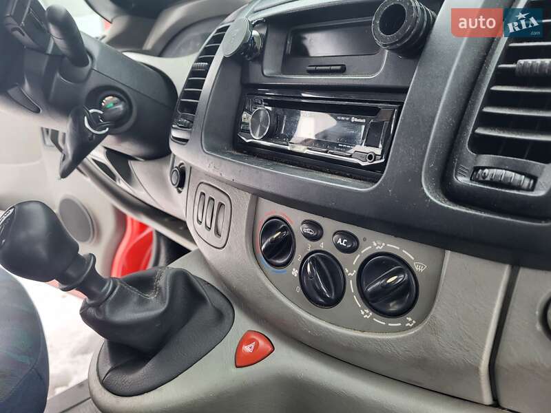 Минивэн Renault Trafic 2005 в Хмельницком