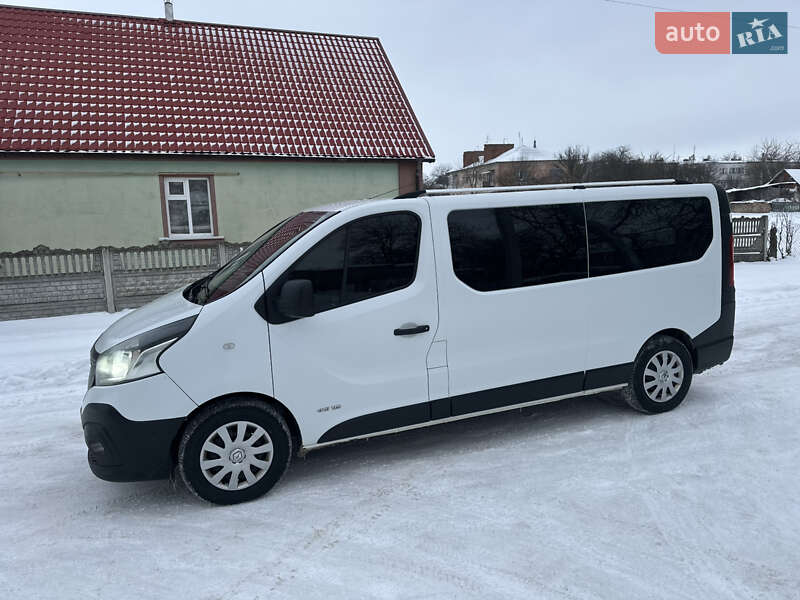 Мінівен Renault Trafic 2015 в Житомирі