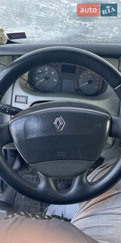 Мінівен Renault Trafic 2005 в Києві