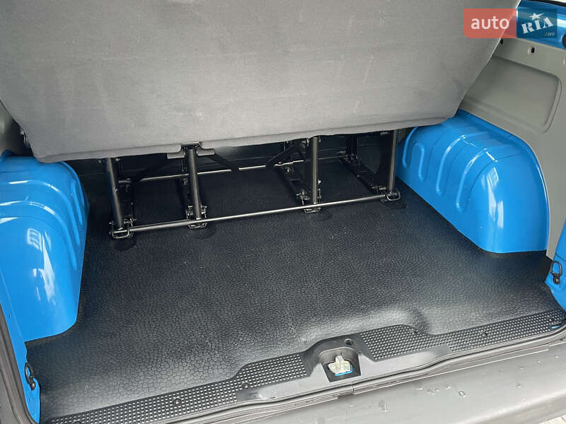 Минивэн Renault Trafic 2012 в Луцке