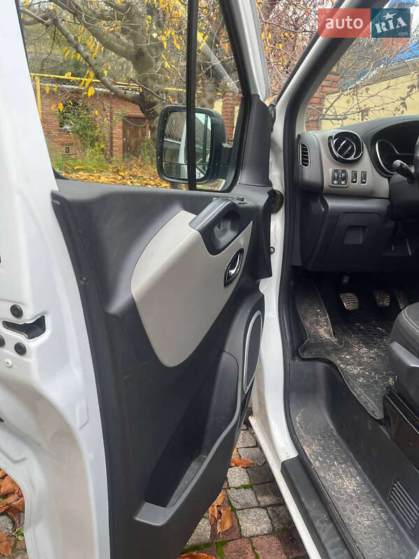 Другие грузовики Renault Trafic 2015 в Харькове