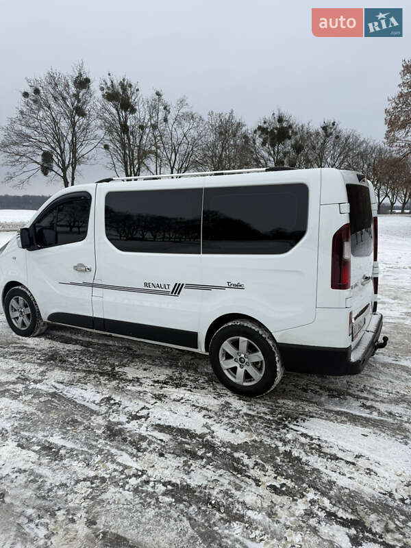 Мінівен Renault Trafic 2015 в Володимирі