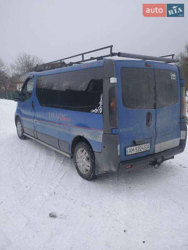 Мінівен Renault Trafic 2004 в Звягелі