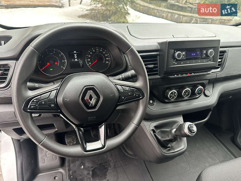 Вантажний фургон Renault Trafic 2023 в Дрогобичі
