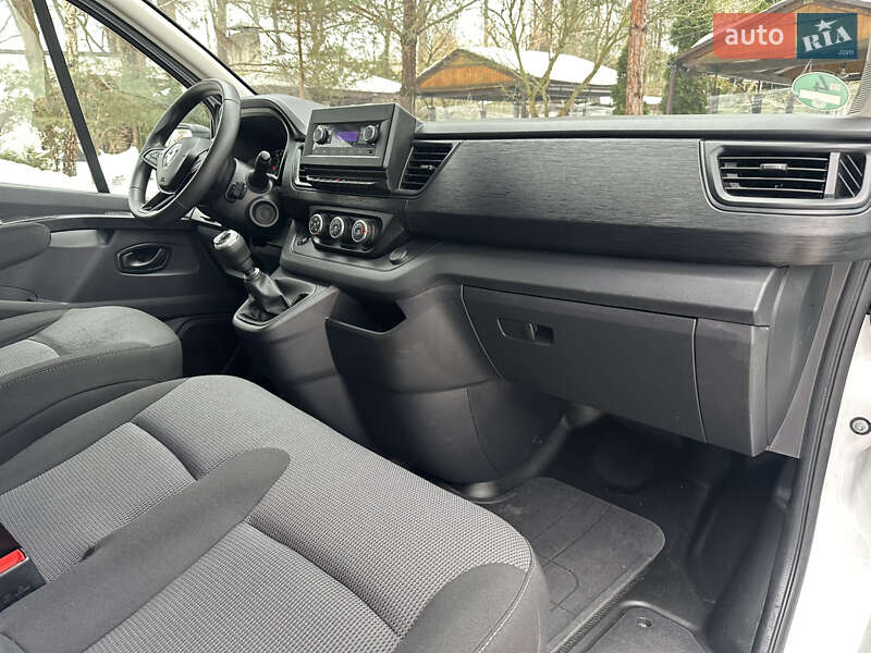 Вантажний фургон Renault Trafic 2023 в Дрогобичі