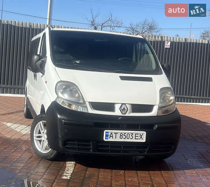 Мінівен Renault Trafic 2006 в Одесі