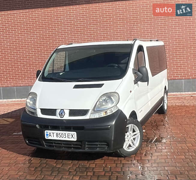 Мінівен Renault Trafic 2006 в Одесі
