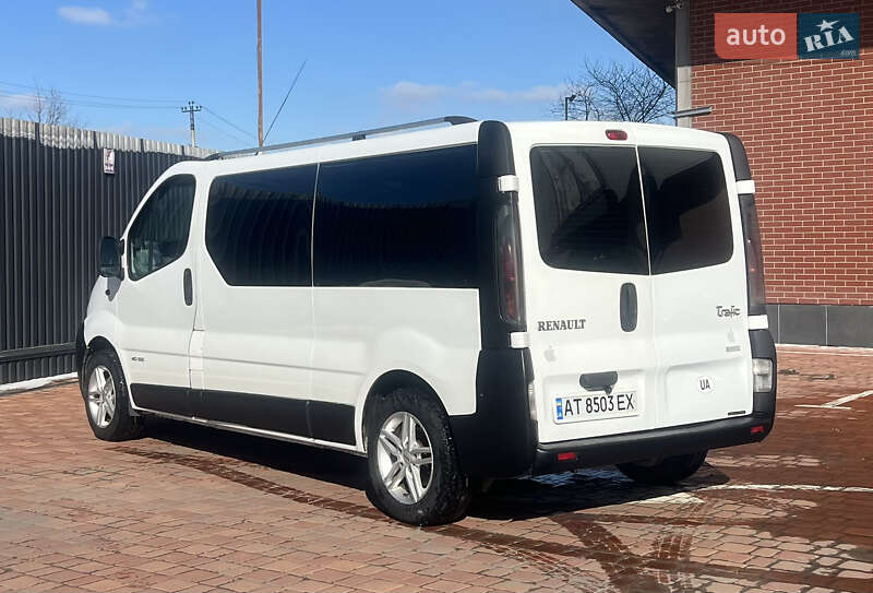 Мінівен Renault Trafic 2006 в Одесі