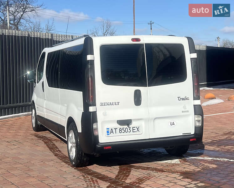 Мінівен Renault Trafic 2006 в Одесі