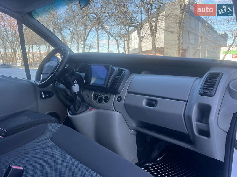 Мінівен Renault Trafic 2006 в Одесі