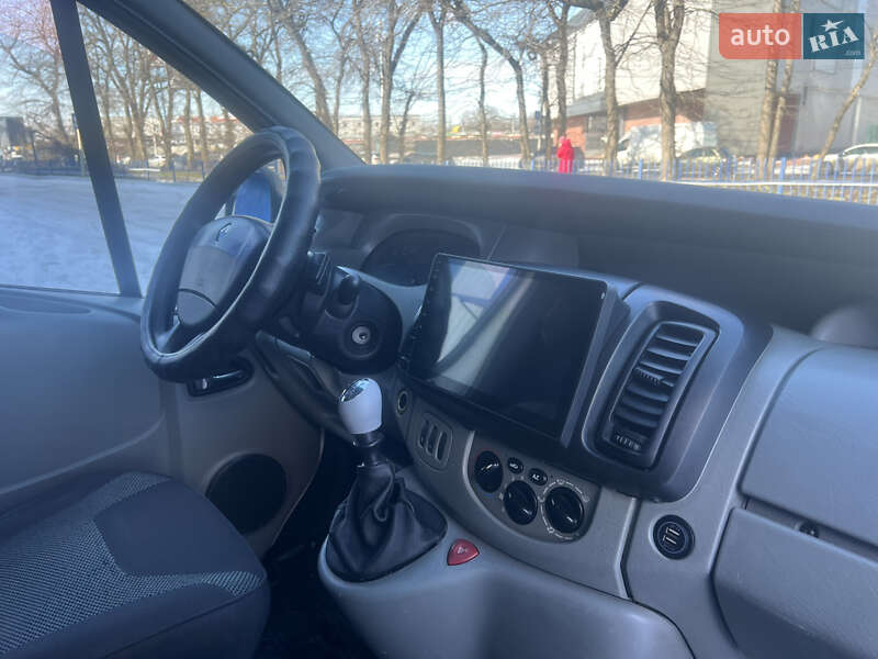 Мінівен Renault Trafic 2006 в Одесі