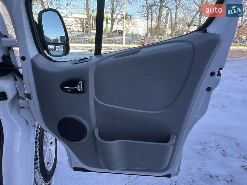 Мінівен Renault Trafic 2006 в Одесі