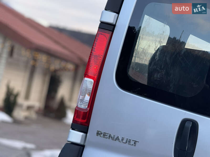 Минивэн Renault Trafic 2007 в Межгорье