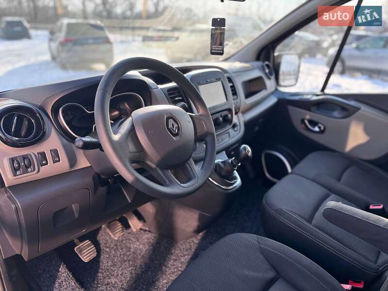 Грузопассажирский фургон Renault Trafic 2016 в Коломые
