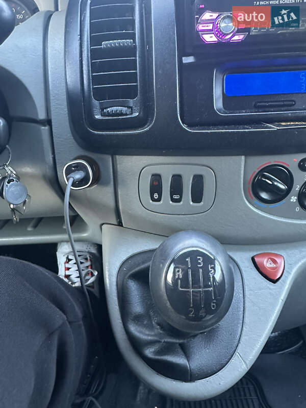 Минивэн Renault Trafic 2007 в Делятине