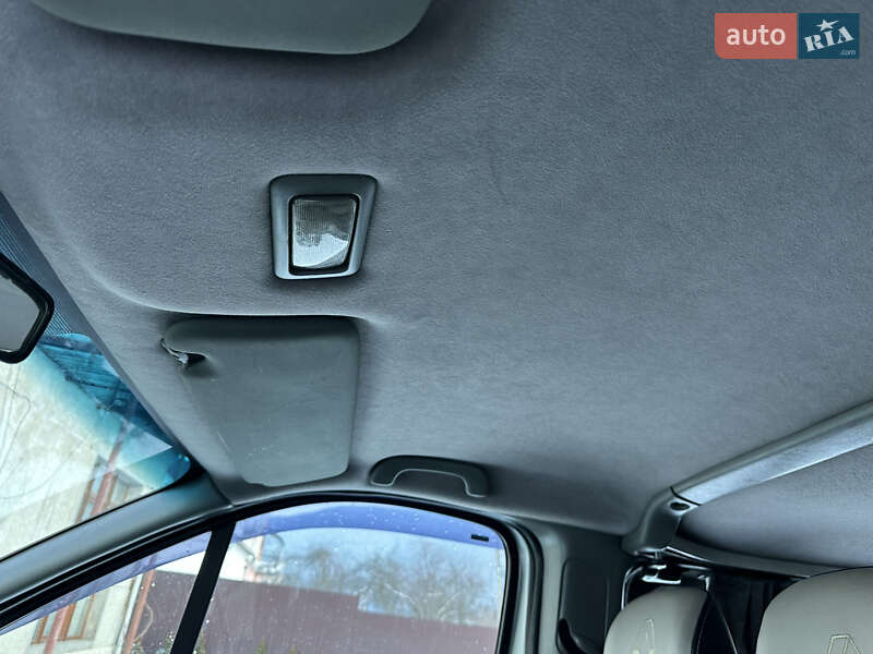 Минивэн Renault Trafic 2007 в Делятине