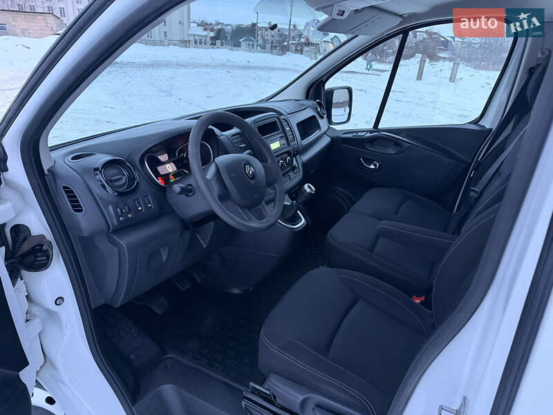 Вантажний фургон Renault Trafic 2022 в Рівному
