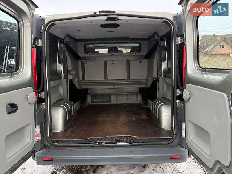 Вантажопасажирський фургон Renault Trafic 2008 в Луцьку