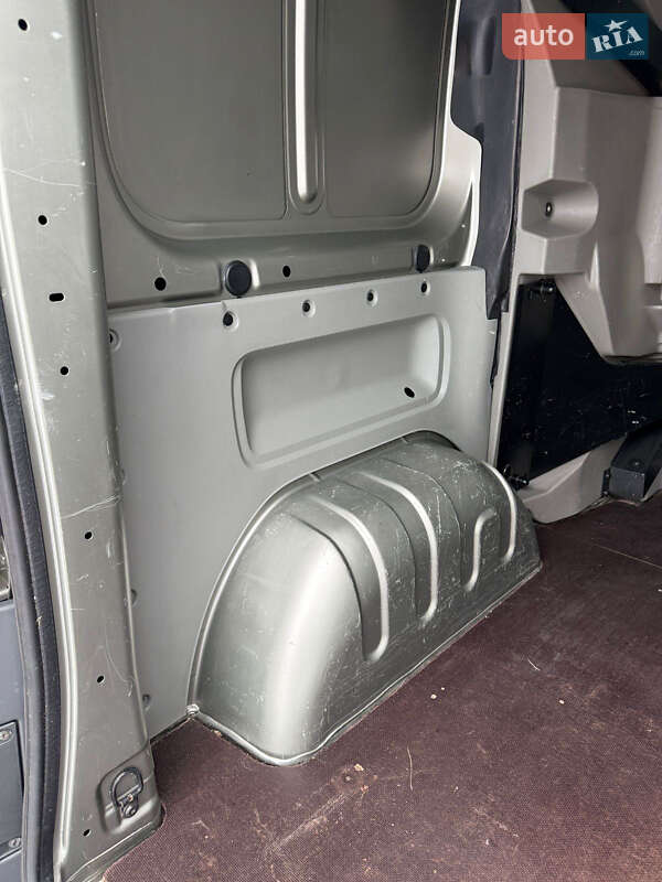 Вантажопасажирський фургон Renault Trafic 2008 в Луцьку