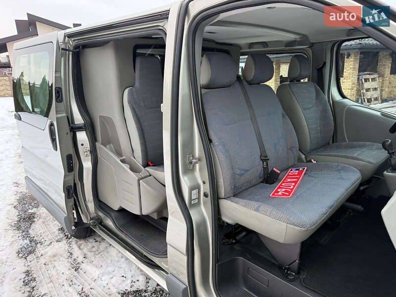 Вантажопасажирський фургон Renault Trafic 2008 в Луцьку