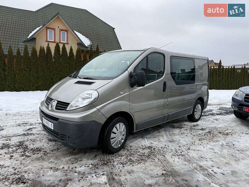 Вантажопасажирський фургон Renault Trafic 2008 в Луцьку