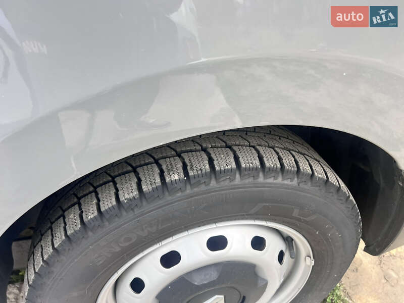 Вантажопасажирський фургон Renault Trafic 2018 в Трускавці