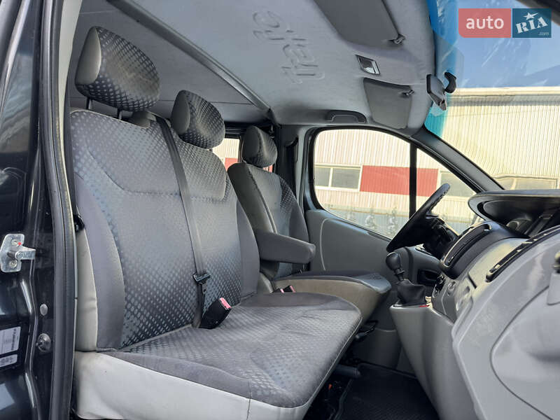 Минивэн Renault Trafic 2008 в Луцке