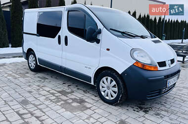 Грузопассажирский фургон Renault Trafic 2004 в Каменец-Подольском