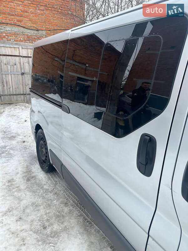 Минивэн Renault Trafic 2014 в Ромнах