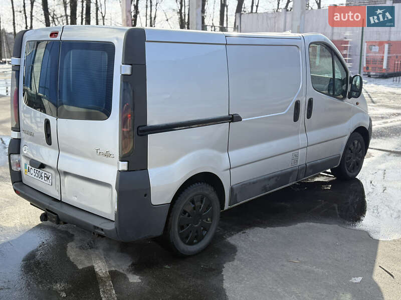 Вантажний фургон Renault Trafic 2006 в Києві