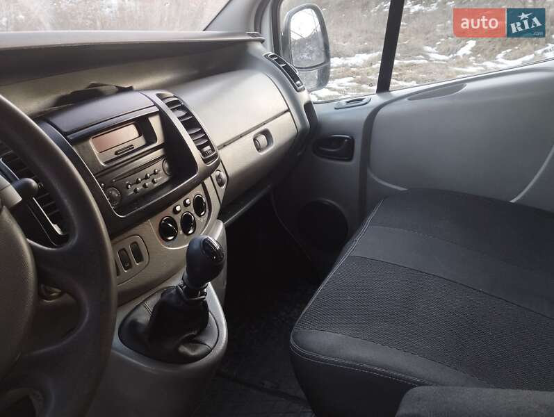 Мінівен Renault Trafic 2006 в Смілі фото 17 Мінівен Renault Trafic 2006 в Смілі