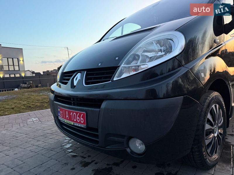Минивэн Renault Trafic 2009 в Ровно