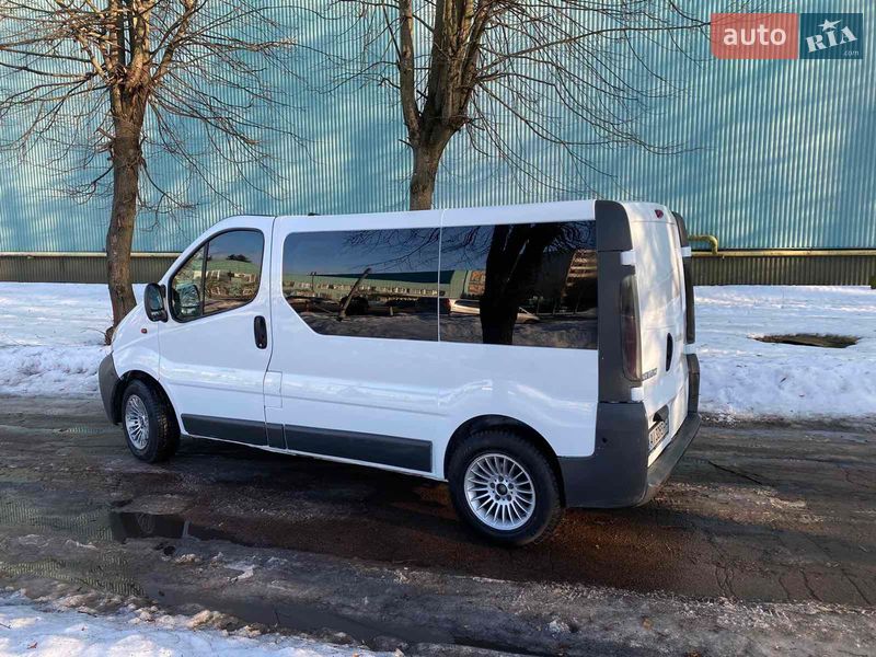 Мінівен Renault Trafic 2004 в Житомирі