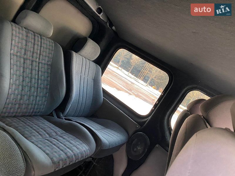 Мінівен Renault Trafic 2004 в Житомирі