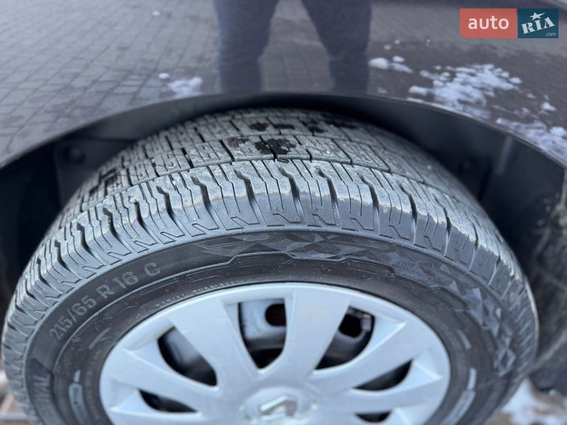 Грузопассажирский фургон Renault Trafic 2020 в Дубно