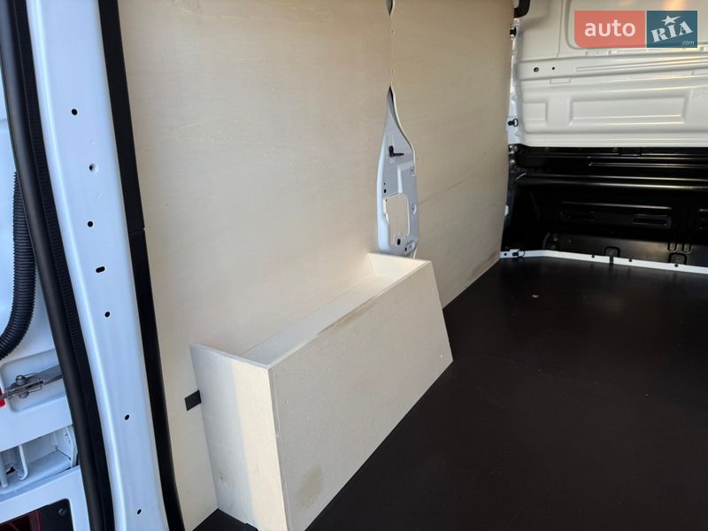 Грузовой фургон Renault Trafic 2025 в Дубно